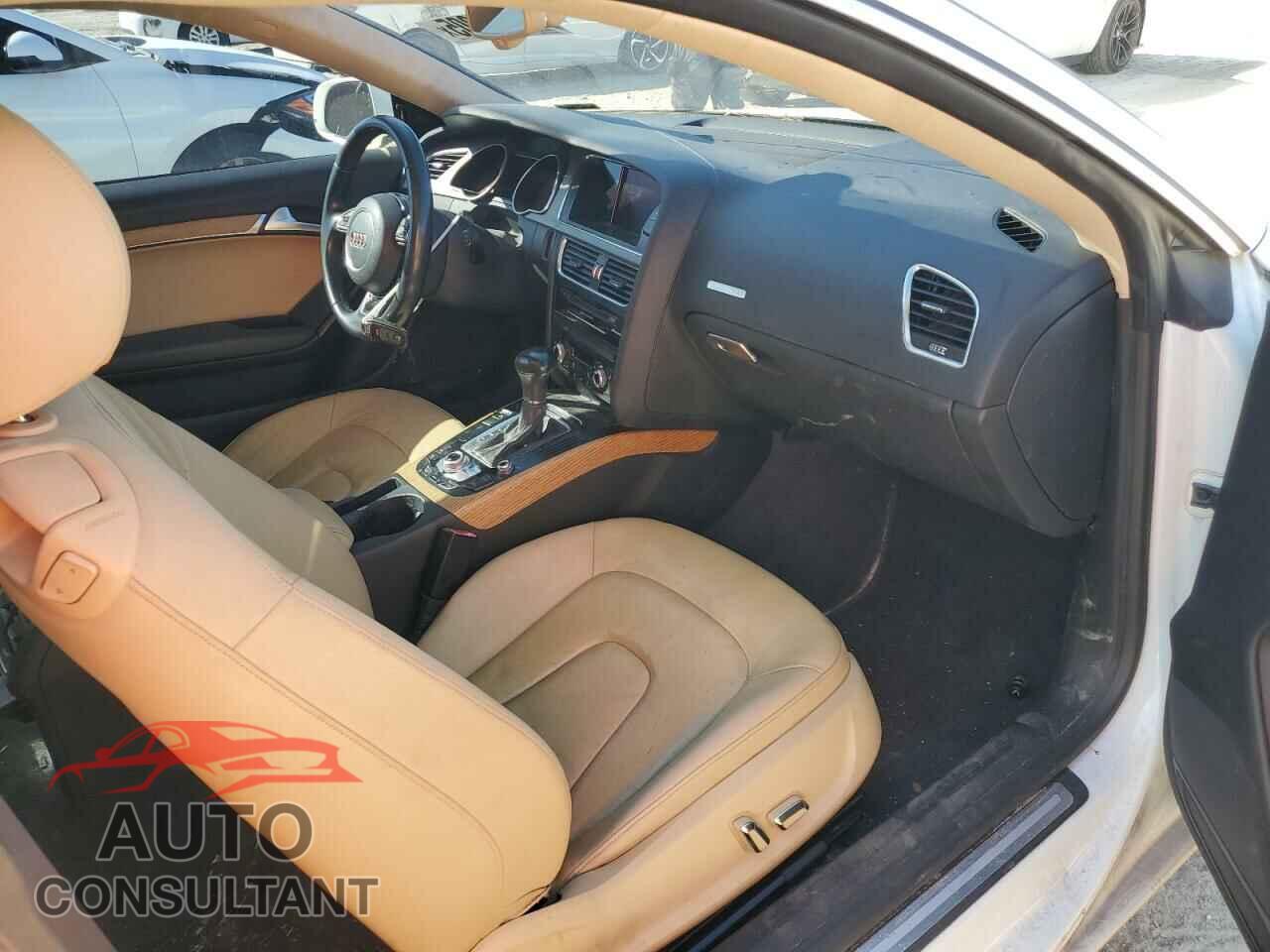AUDI A5 2013 - WAULFAFR1DA032881