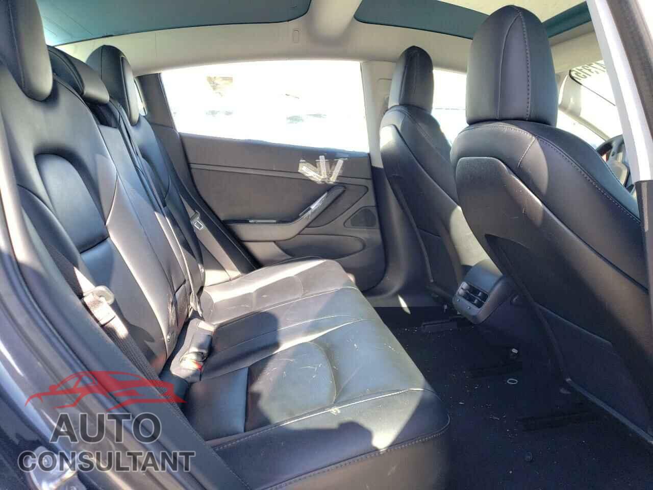 TESLA MODEL 3 2018 - 5YJ3E1EA8JF059290