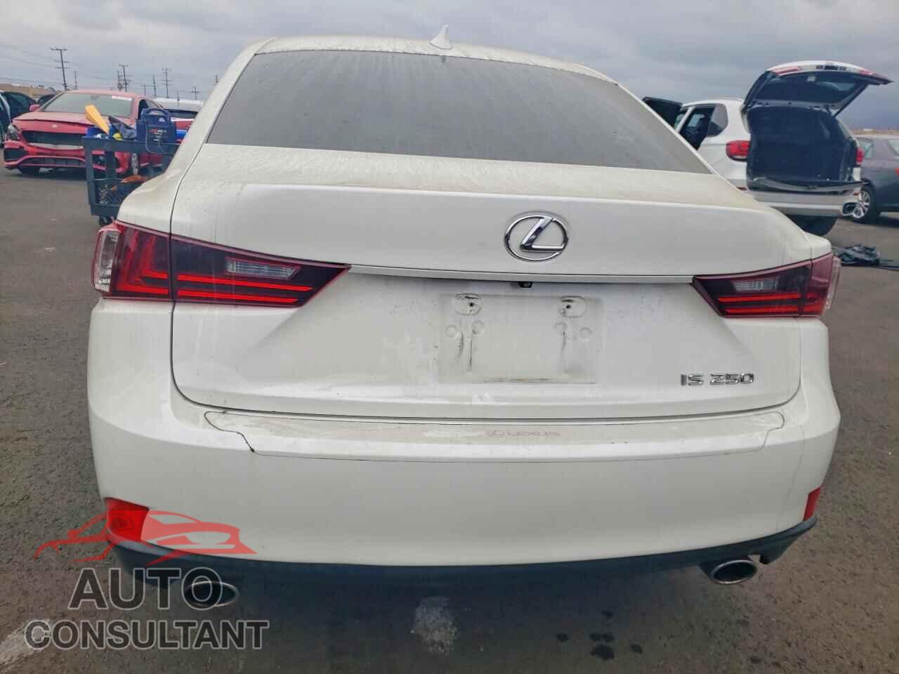 LEXUS IS 2014 - JTHBF1D20E5040581