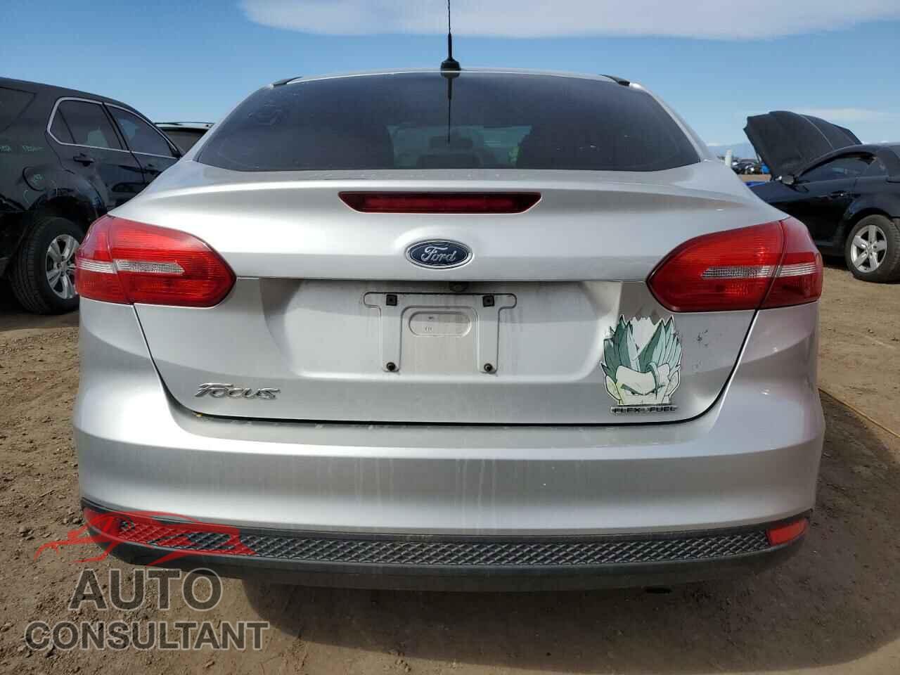 FORD FOCUS 2015 - 1FADP3E25FL368857