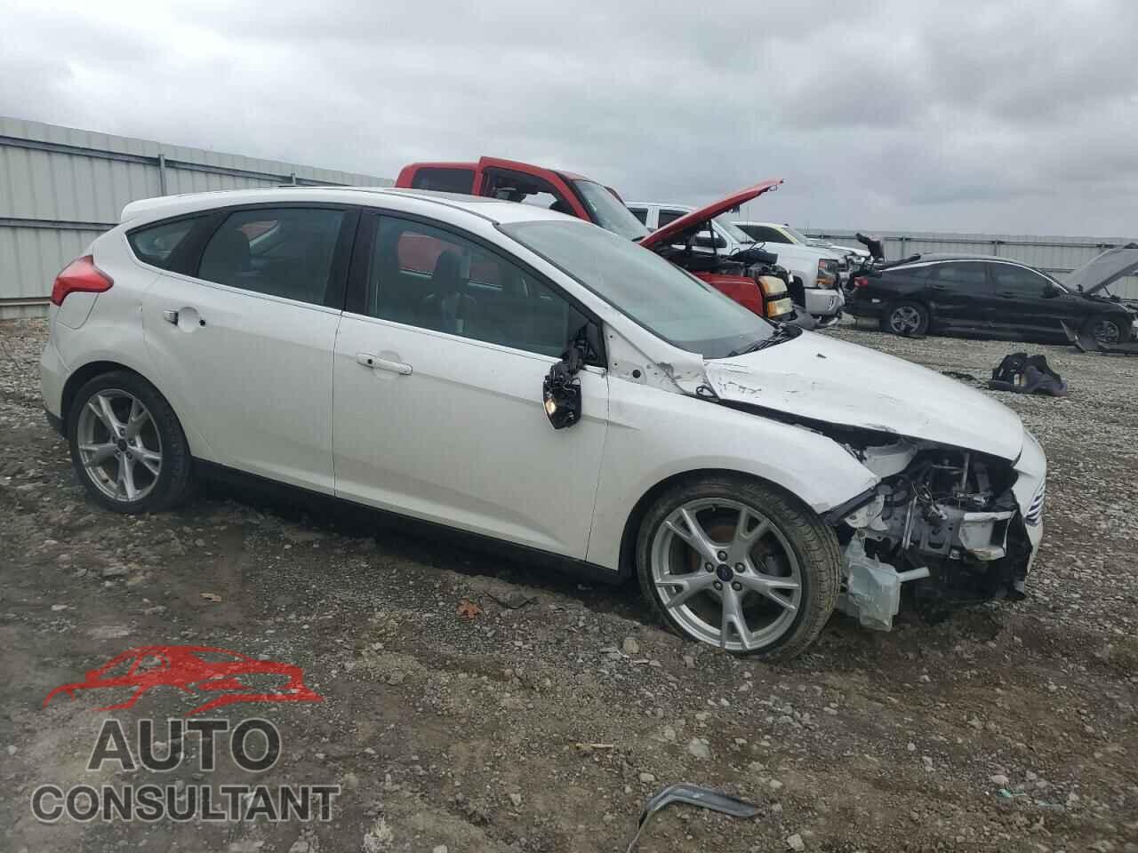 FORD FOCUS 2016 - 1FADP3N22GL318743