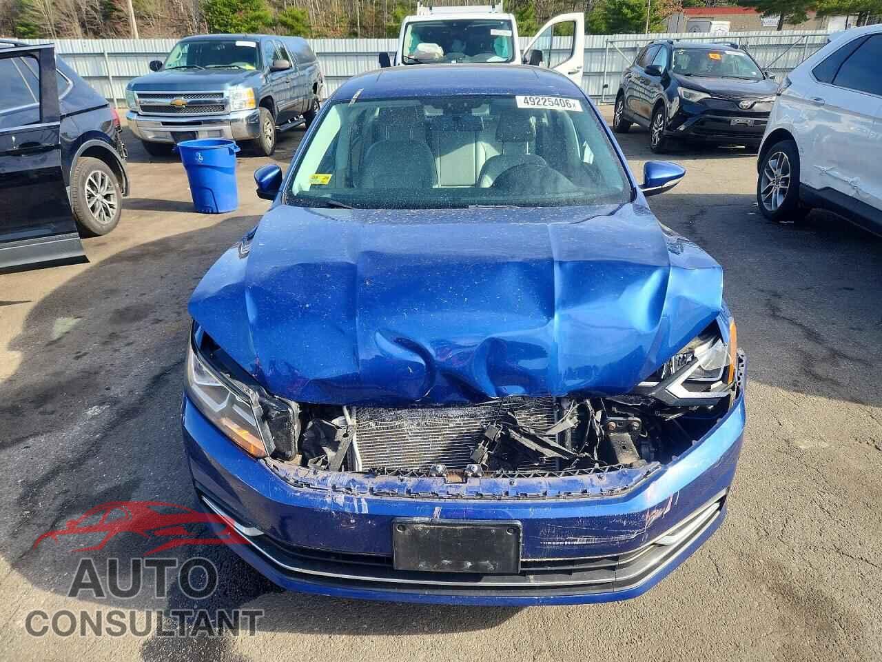 VOLKSWAGEN PASSAT 2017 - 1VWBT7A32HC055087