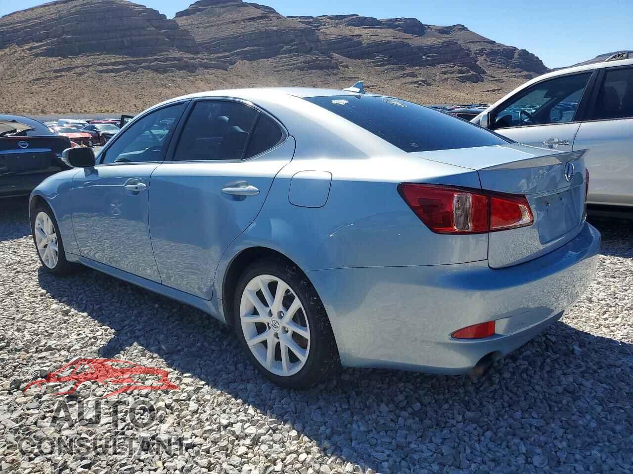 LEXUS IS 2011 - JTHCF5C26B5049455