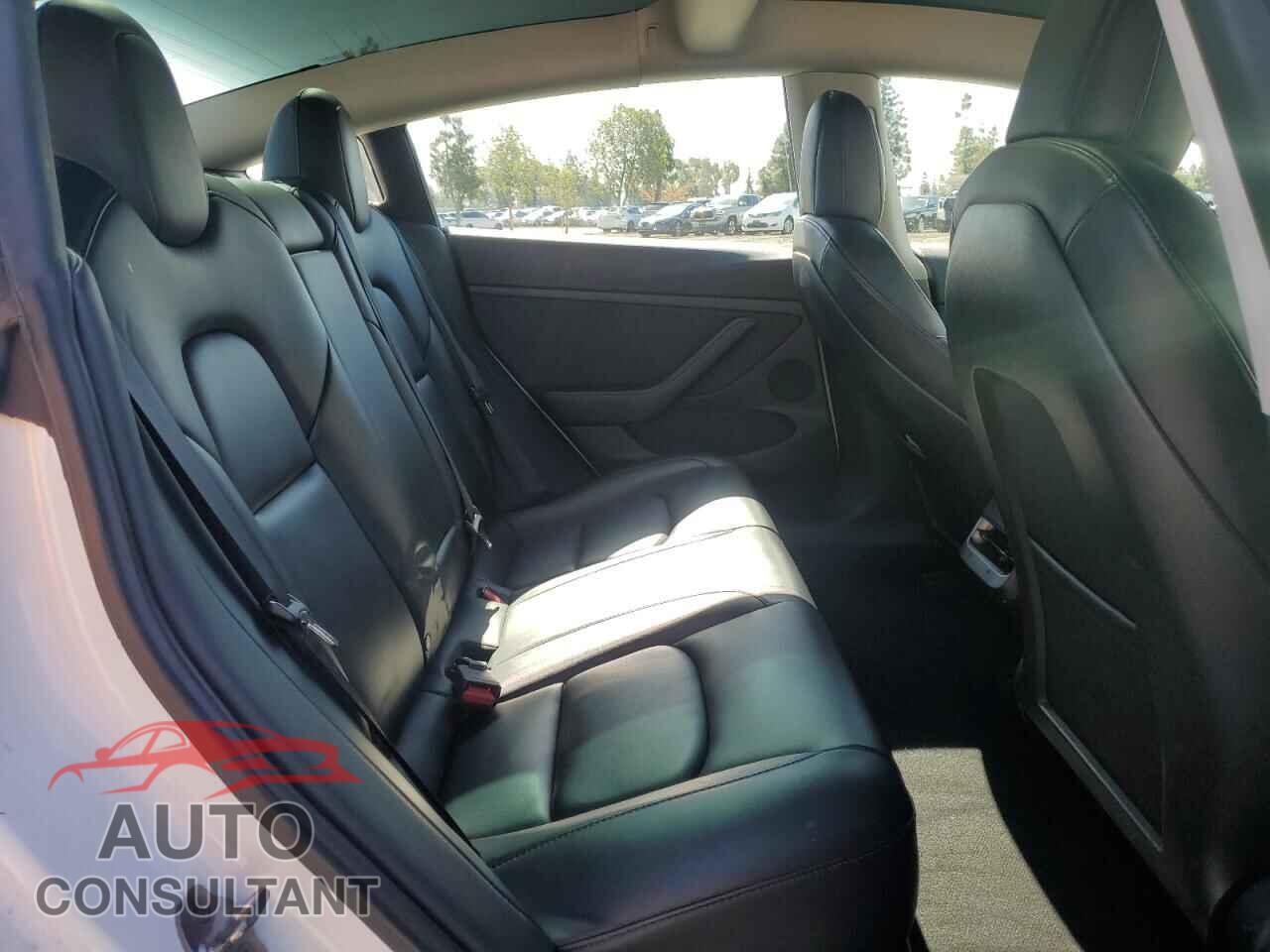 TESLA MODEL 3 2022 - 5YJ3E1EA0NF144372