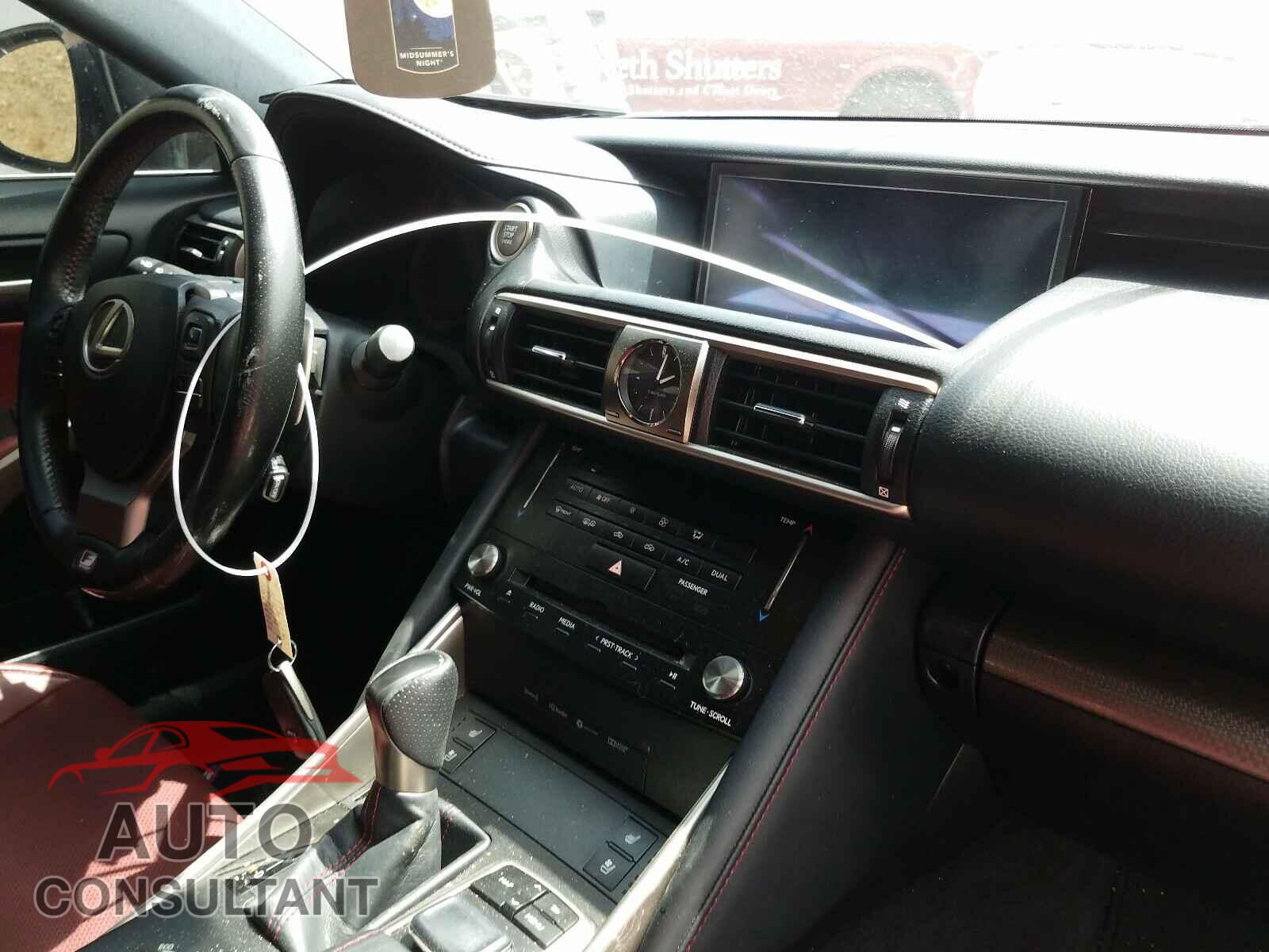 LEXUS IS 2017 - JTHBA1D20H5050384