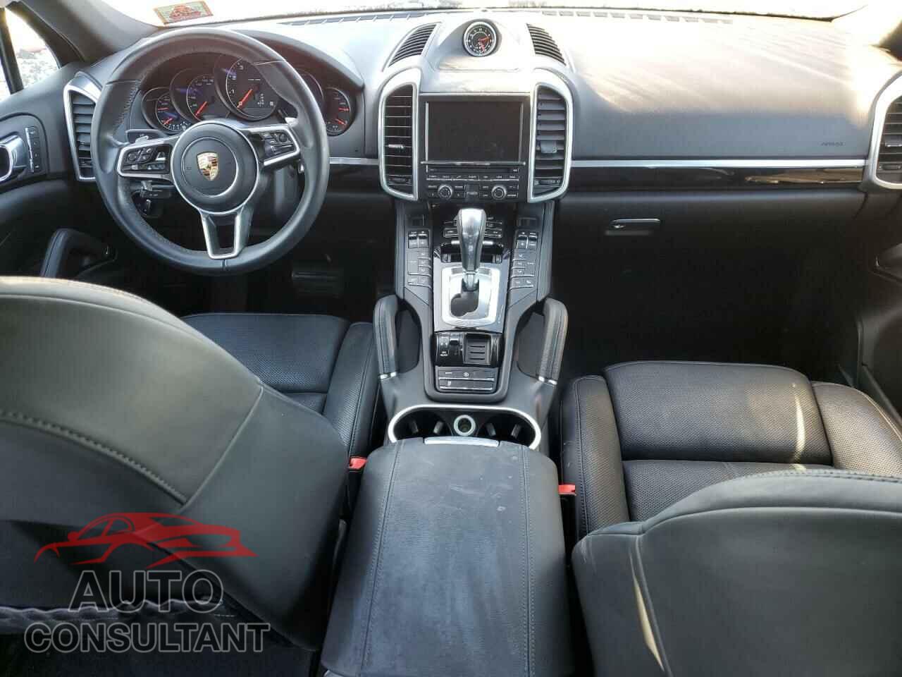 PORSCHE CAYENNE 2016 - WP1AA2A28GKA11872