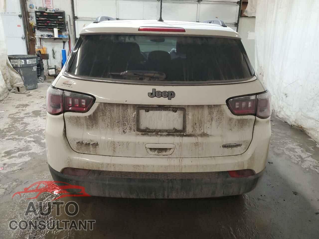 JEEP COMPASS 2018 - 3C4NJDBBXJT280801
