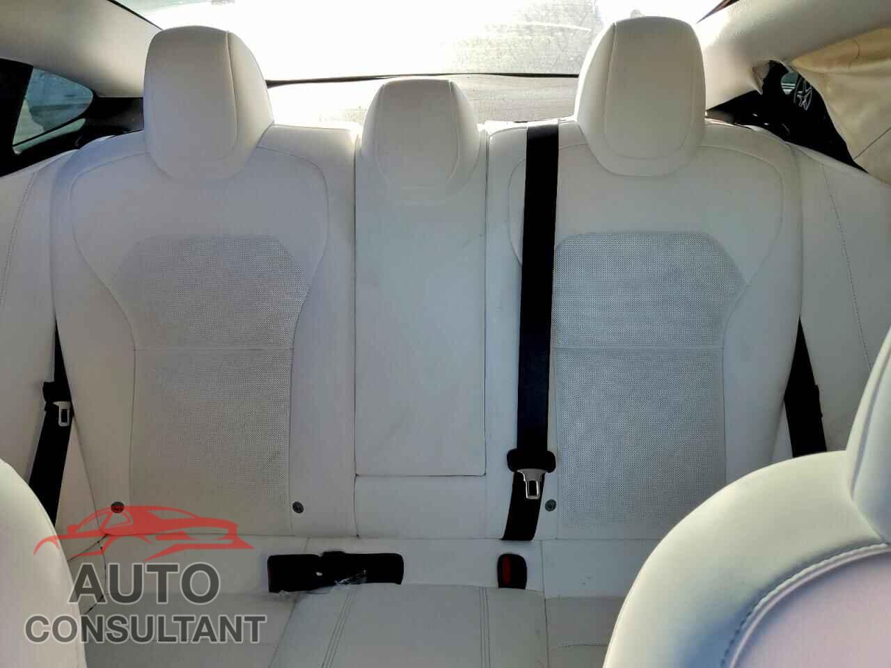 TESLA MODEL 3 2024 - 5YJ3E1EA5RF718146