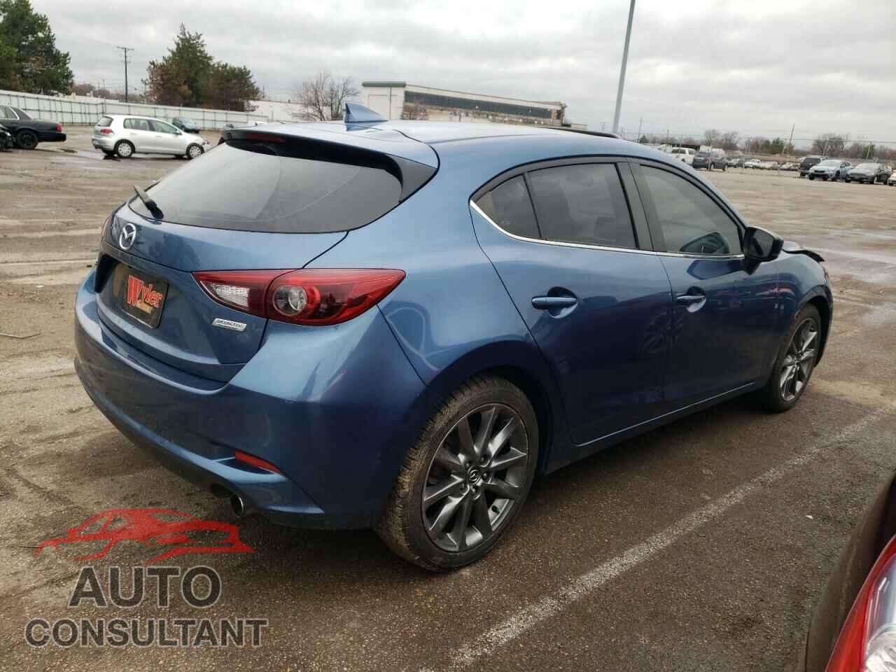MAZDA 3 2018 - 3MZBN1M34JM274804