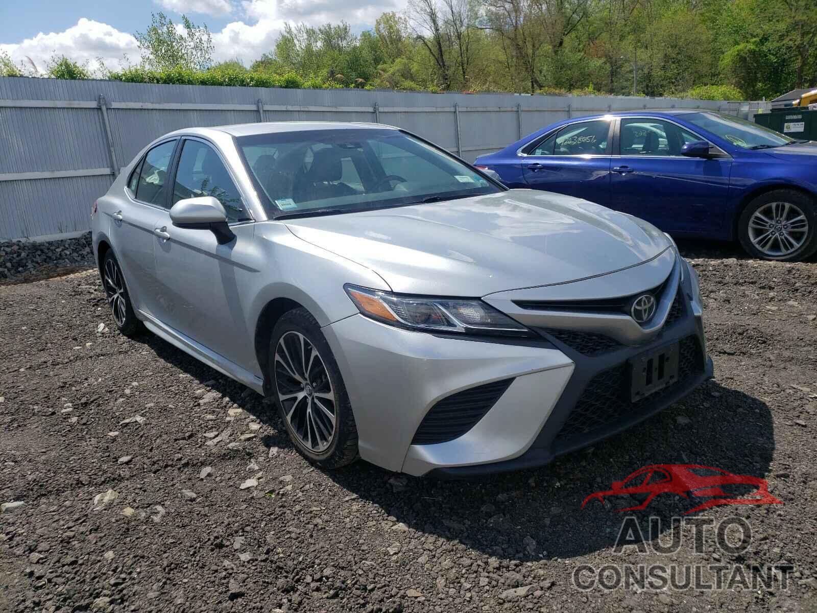 TOYOTA CAMRY 2018 - 4T1B11HKXJU503347