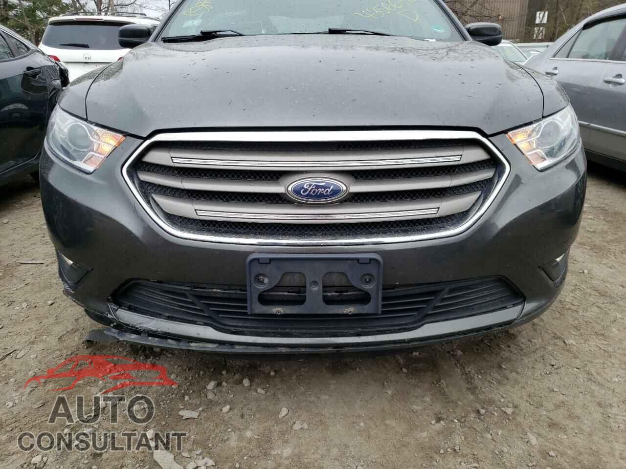 FORD TAURUS 2019 - 1FAHP2E84KG102068