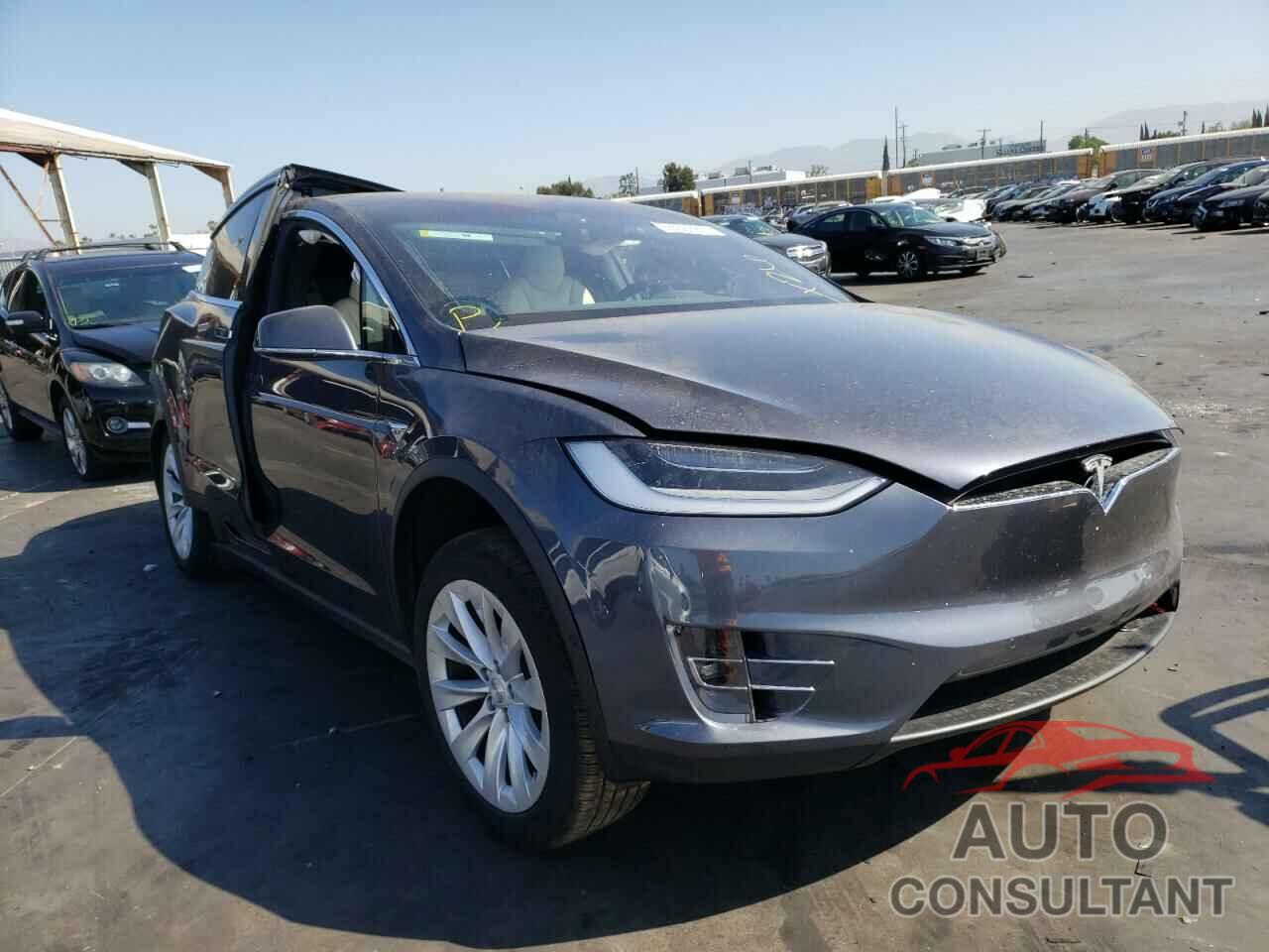 TESLA MODEL X 2020 - 5YJXCBE2XLF304258