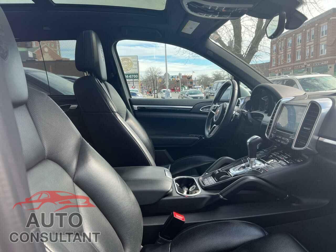 PORSCHE CAYENNE 2017 - WP1AA2A22HKA88058