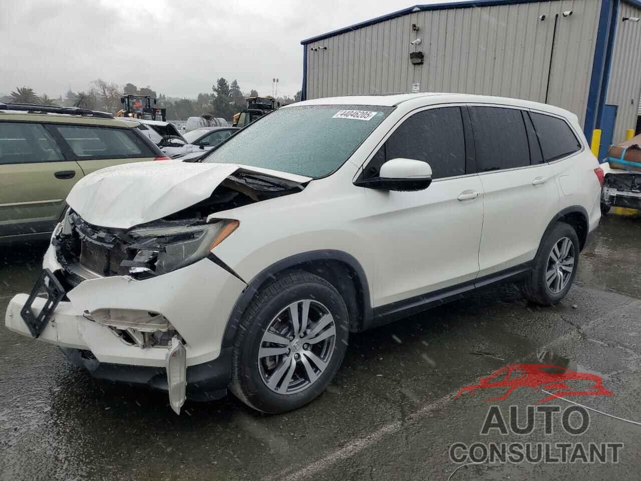 HONDA PILOT 2017 - 5FNYF6H79HB077372