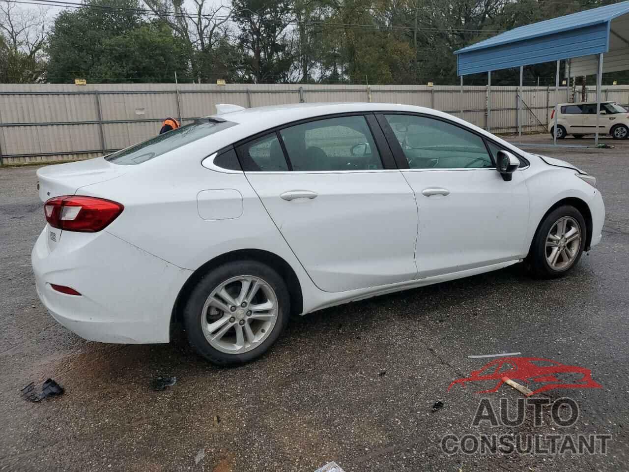 CHEVROLET CRUZE 2018 - 1G1BE5SM7J7114621