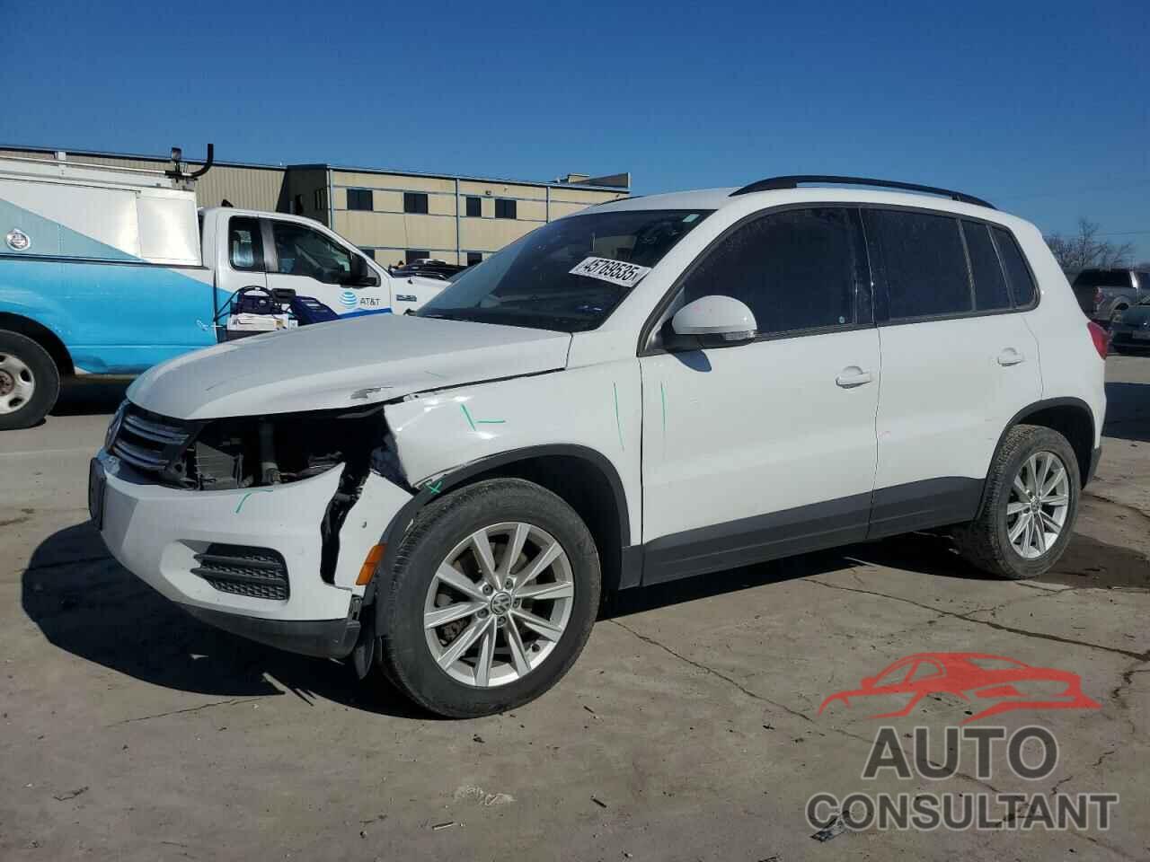 VOLKSWAGEN TIGUAN 2017 - WVGBV7AX3HK047601