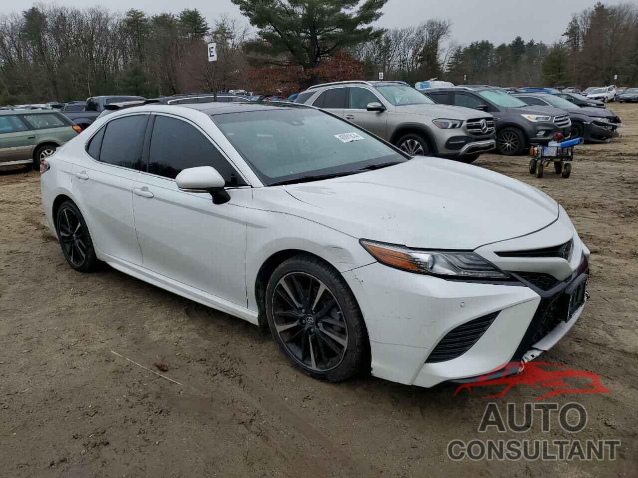 TOYOTA CAMRY 2018 - 4T1B61HK4JU046763