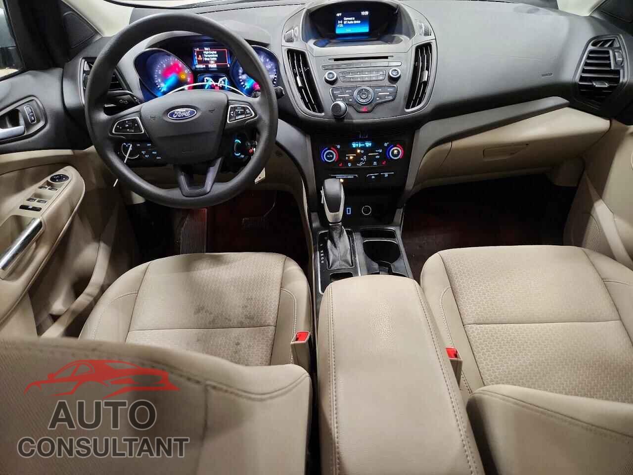 FORD ESCAPE 2018 - 1FMCU9G9XJUC41547