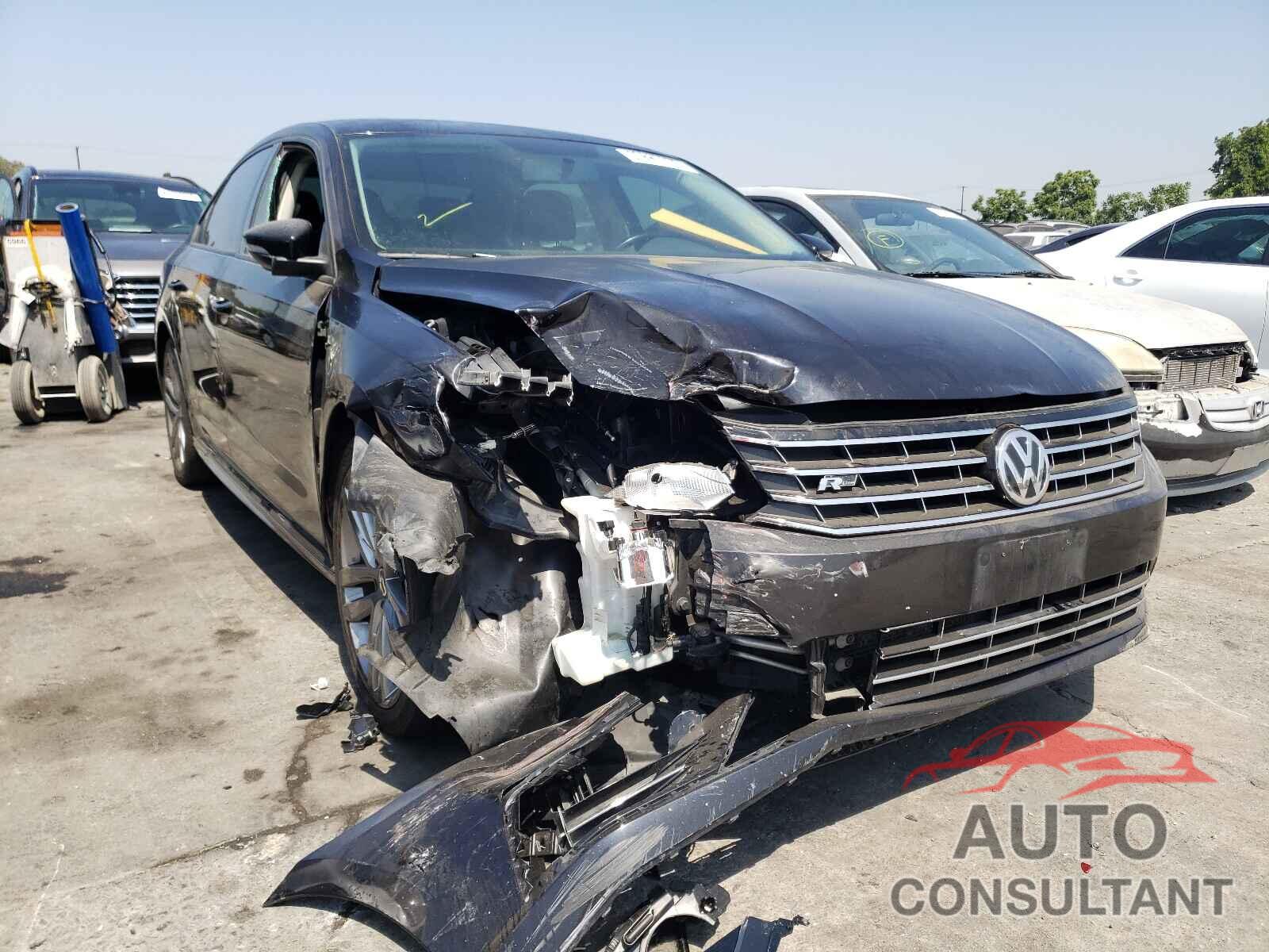 VOLKSWAGEN PASSAT 2018 - 1VWAA7A39JC034194