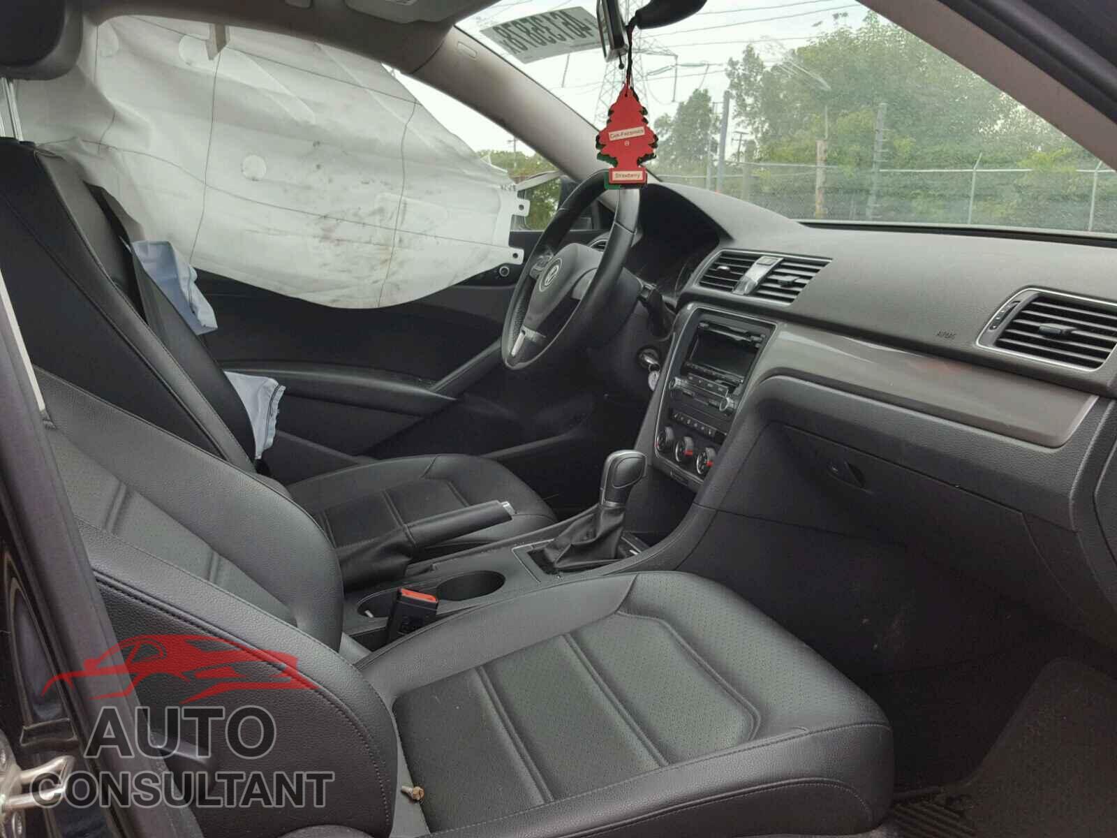 VOLKSWAGEN PASSAT 2015 - 1VWAT7A34FC033388