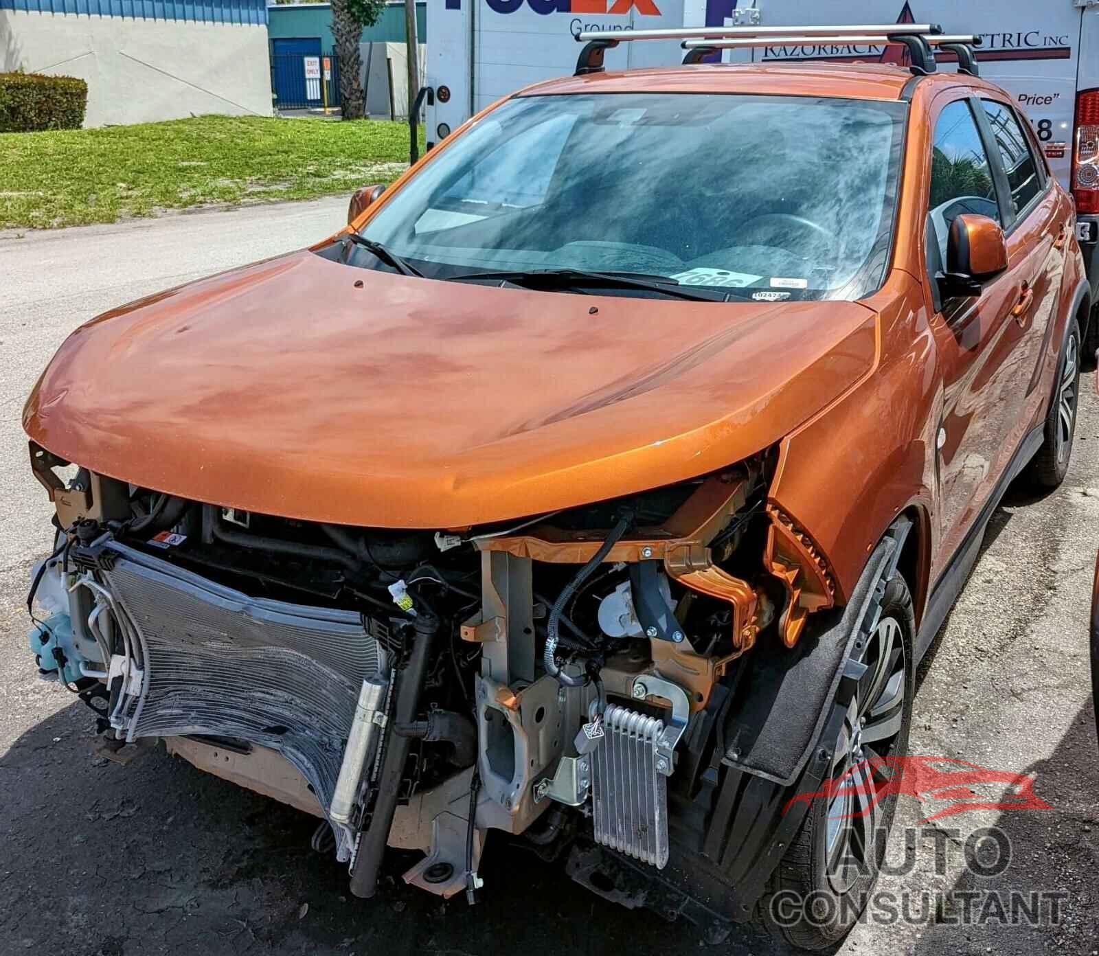 MITSUBISHI OUTLANDER 2021 - JA4APUAU3MU023824