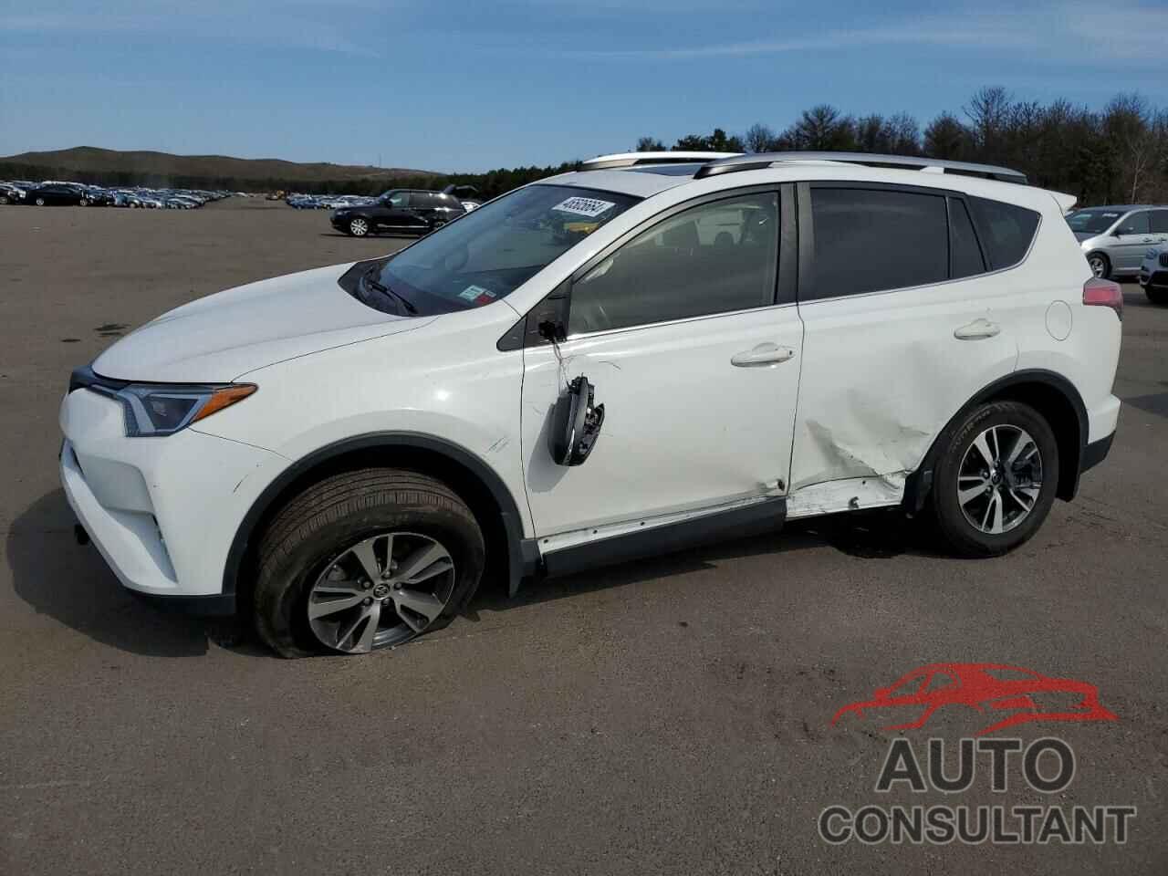 TOYOTA RAV4 2017 - JTMRFREV6HJ710055