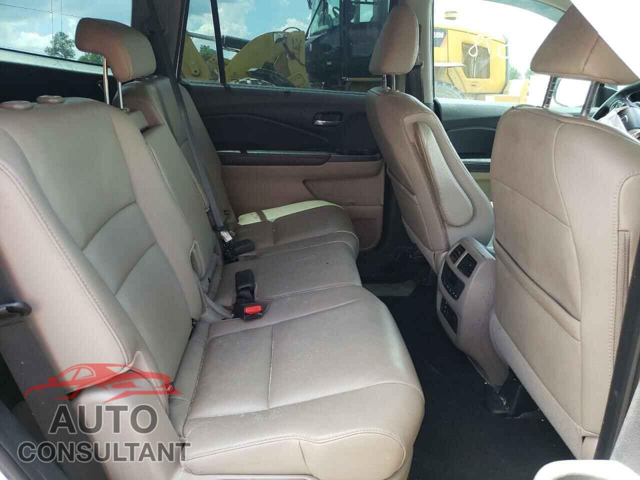 HONDA PILOT 2017 - 5FNYF5H96HB032661