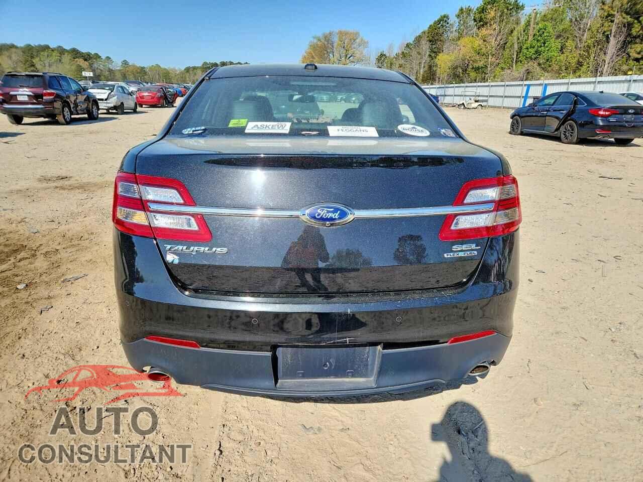 FORD TAURUS 2015 - 1FAHP2E87FG164618