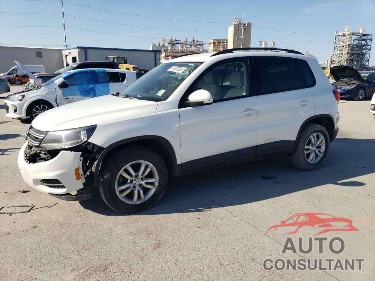 VOLKSWAGEN TIGUAN 2017 - WVGAV7AX1HK021378