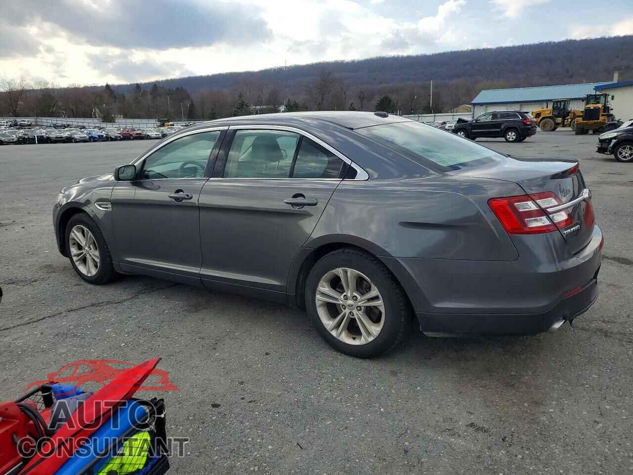 FORD TAURUS 2015 - 1FAHP2D83FG192532