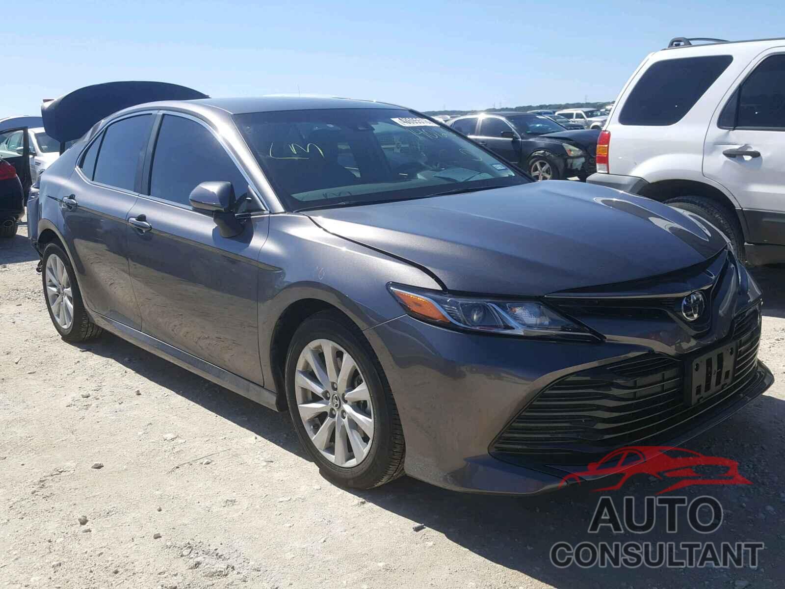 TOYOTA CAMRY 2018 - 4T1B11HK8JU140126