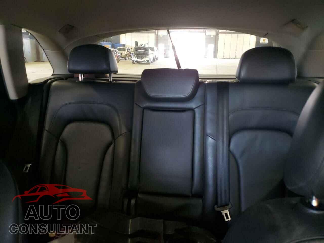 AUDI Q5 2011 - WA1CFAFP7BA043702