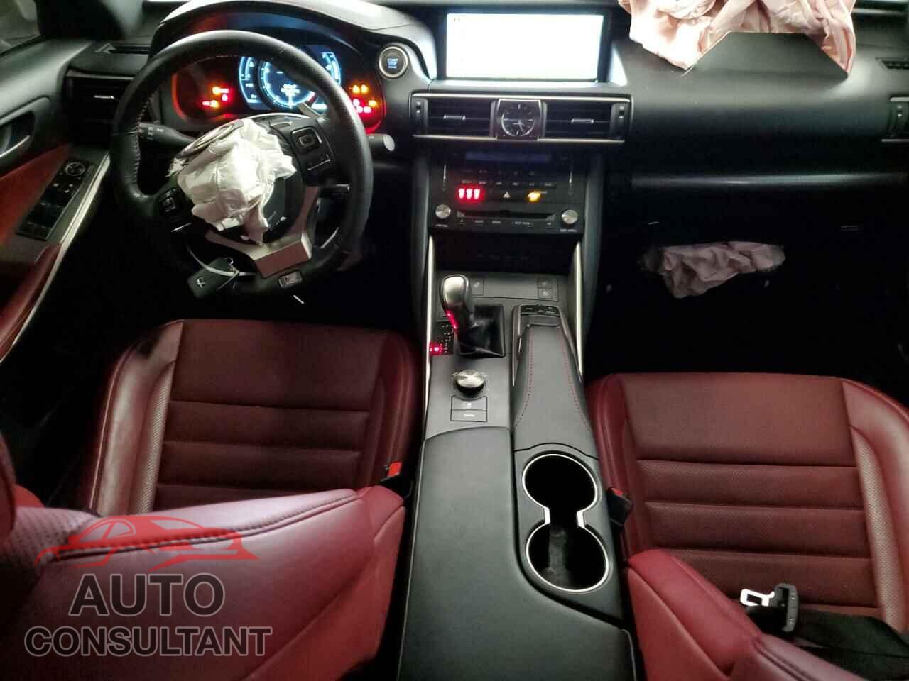 LEXUS IS 2018 - JTHC81D26J5033806