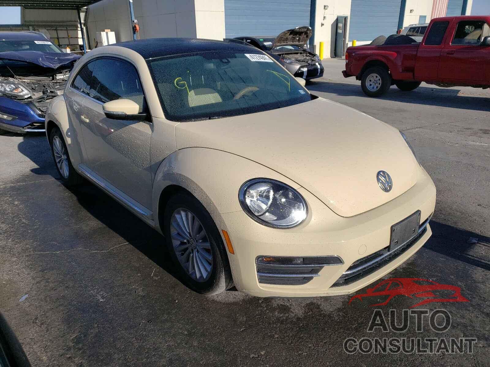 VOLKSWAGEN BEETLE 2019 - 3VWFD7AT7KM703365