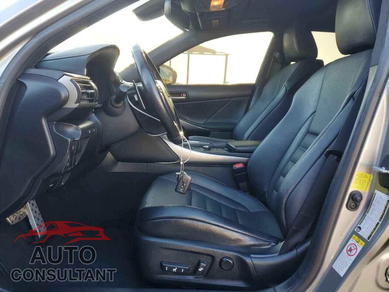 LEXUS IS 2017 - JTHBE1D27H5030699