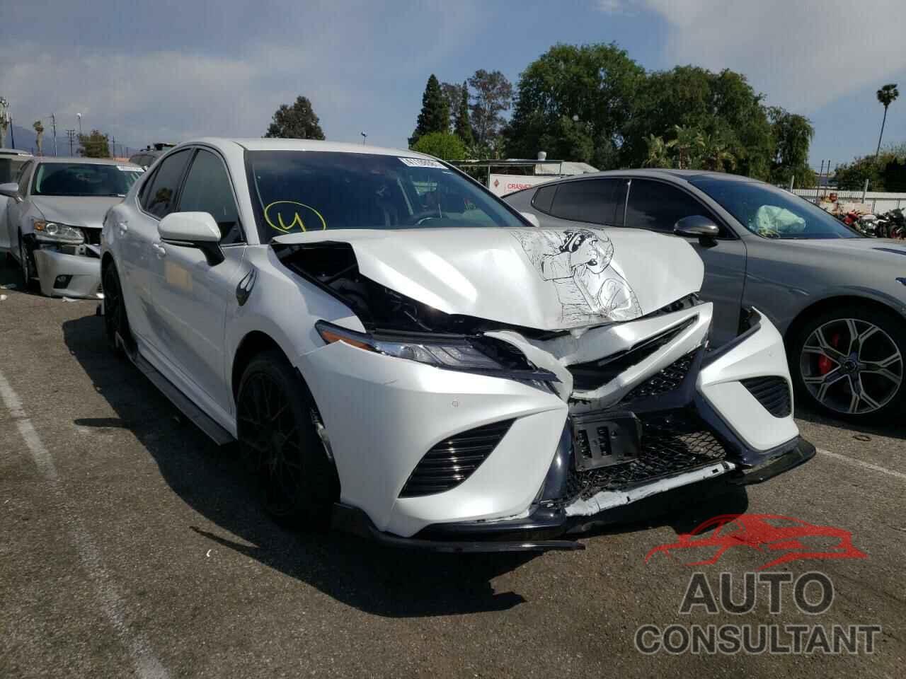 TOYOTA CAMRY 2018 - 4T1B61HK6JU022366