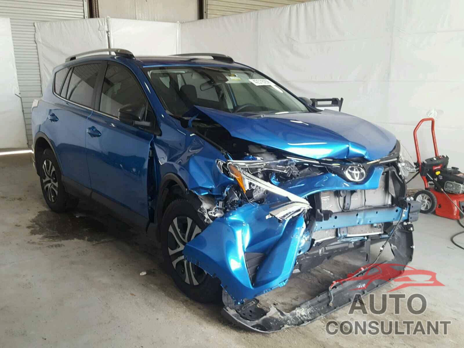TOYOTA RAV4 LE 2017 - JTMZFREV7HJ148974