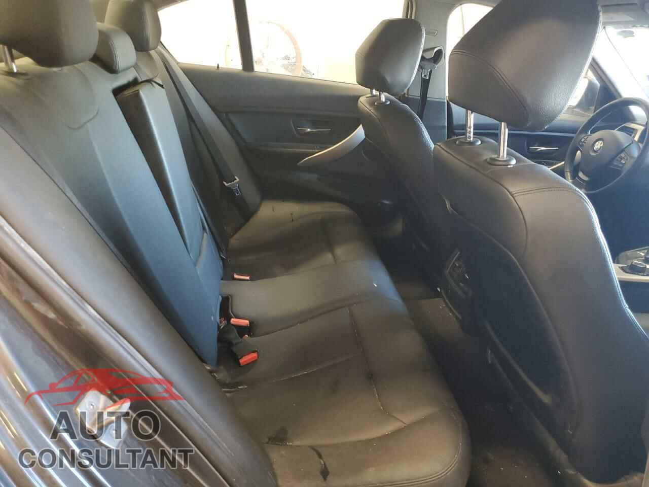 BMW 3 SERIES 2016 - WBA8E1G55GNU10072