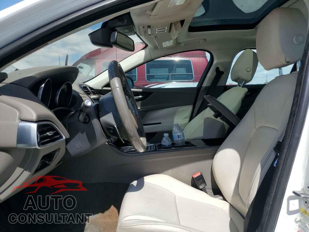 JAGUAR XE 2017 - SAJAR4BG8HA970861