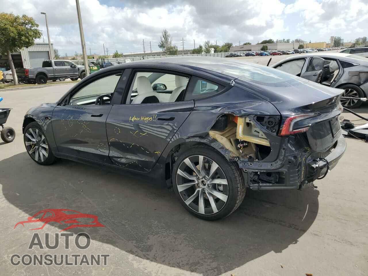 TESLA MODEL 3 2024 - 5YJ3E1EB8RF868583