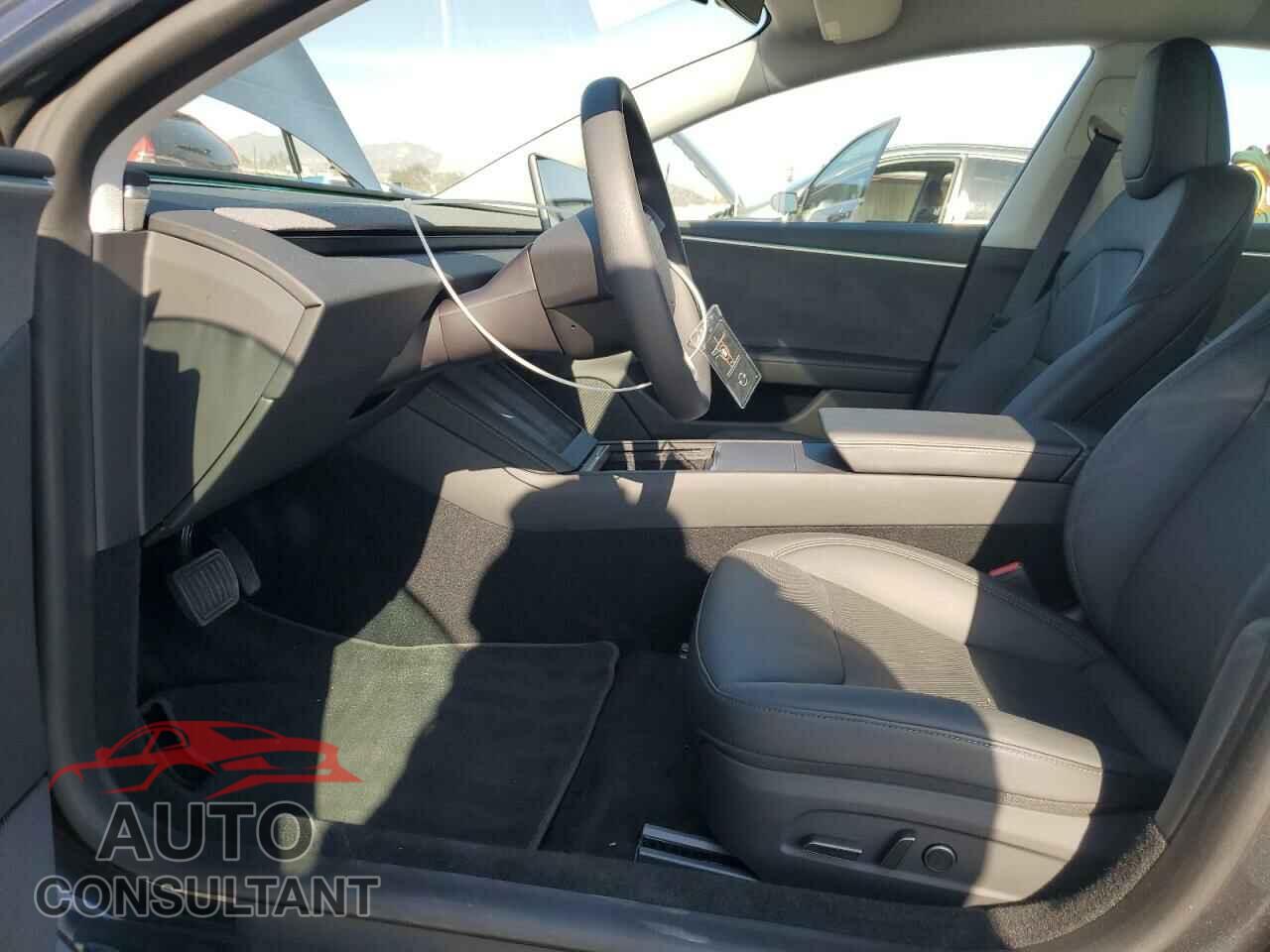 TESLA MODEL 3 2024 - 5YJ3E1EB7RF734082