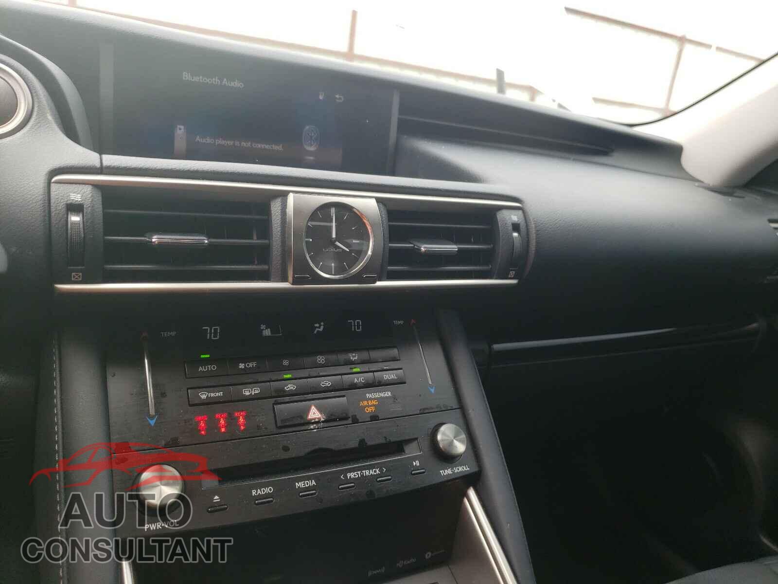 LEXUS IS 2017 - JTHBA1D25H5046640