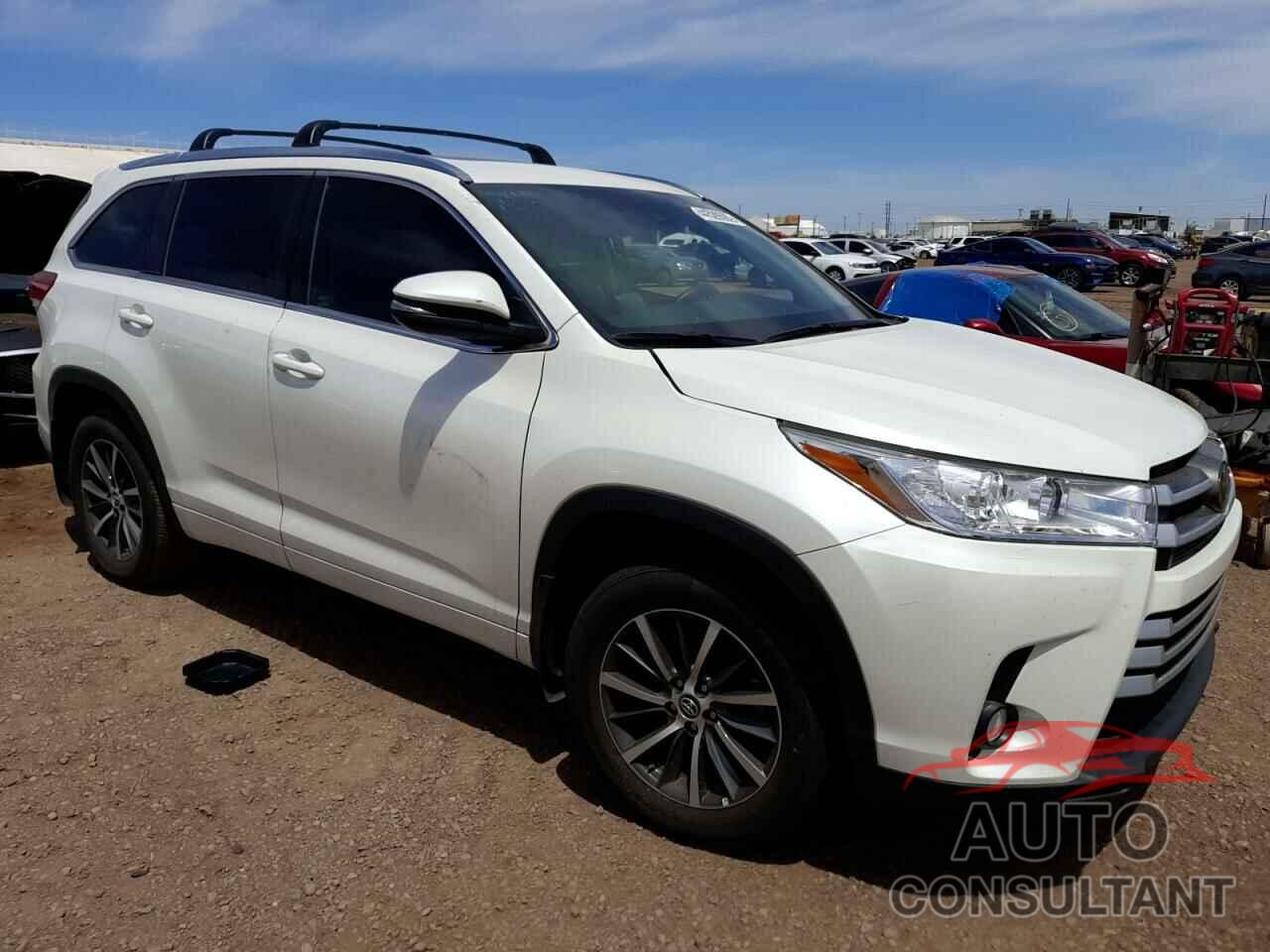 TOYOTA HIGHLANDER 2018 - 5TDJZRFH5JS856551