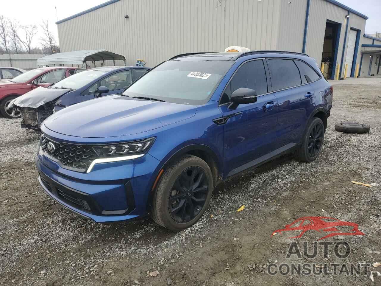 KIA SORENTO 2021 - 5XYRK4LFXMG045066