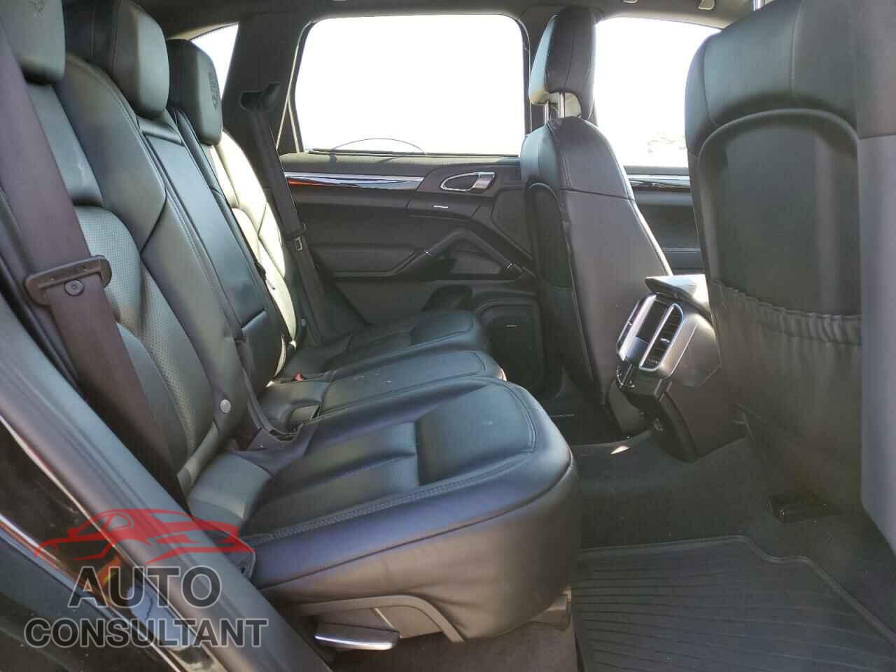 PORSCHE CAYENNE 2017 - WP1AA2A25HKA81573