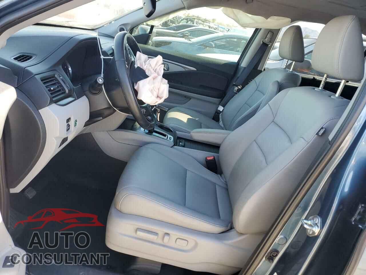 HONDA PILOT 2016 - 5FNYF5H82GB032176