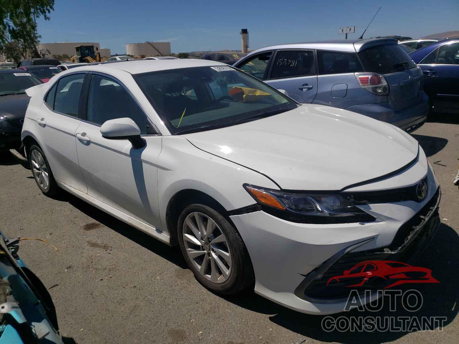 TOYOTA CAMRY 2021 - 4T1C11AK5MU526103