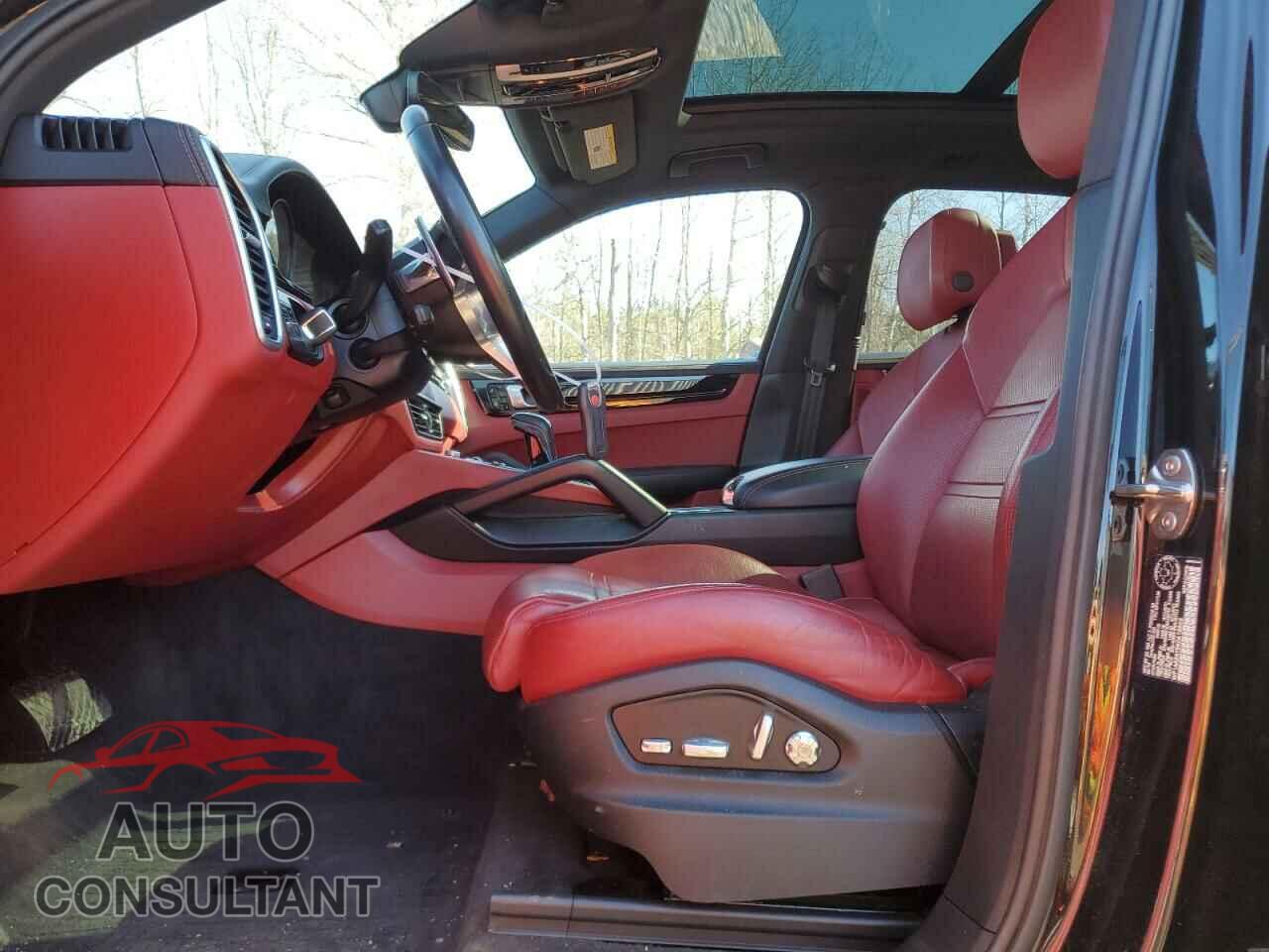 PORSCHE CAYENNE 2019 - WP1AA2AY5KDA18263