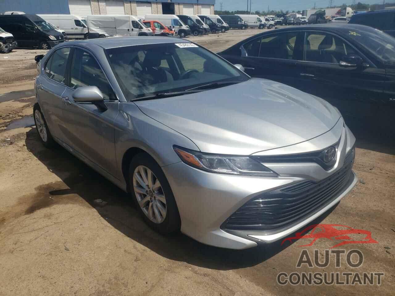 TOYOTA CAMRY 2018 - 4T1B11HK1JU547091