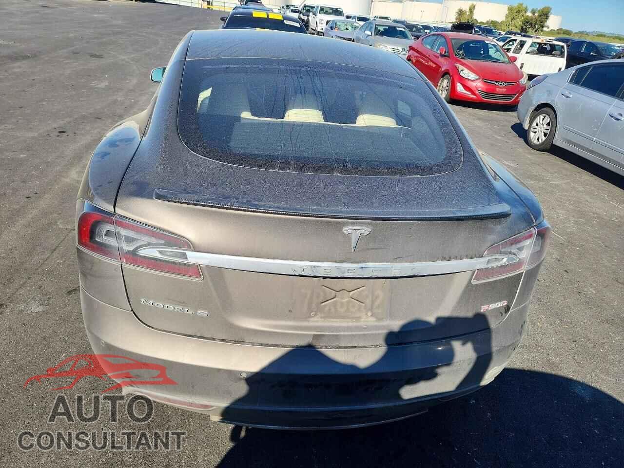 TESLA MODEL S 2015 - 5YJSA1E40FF114985